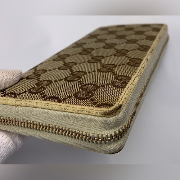 Authentic Vintage Gucci Brown GG Monogram Full zip long wallet - Picture 4 of 14